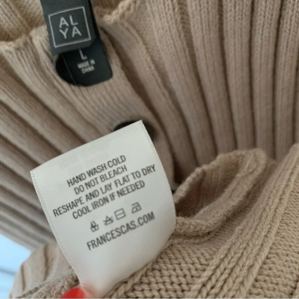 Francescas ALYA | Y2K size Large knit sweater top with buttons sleeveless 90's